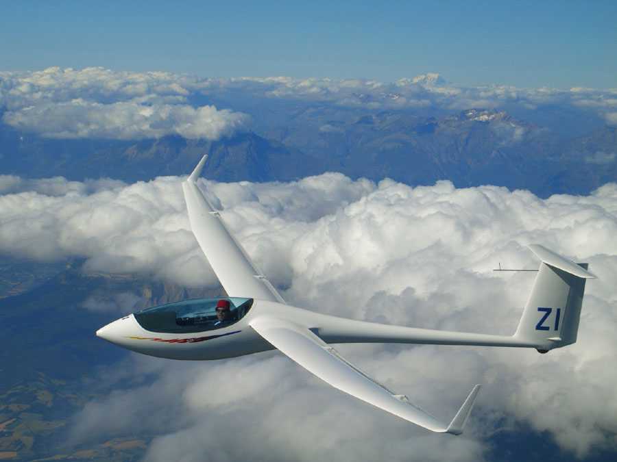 great glider, great location, ugly blighter Booker Gliding Club